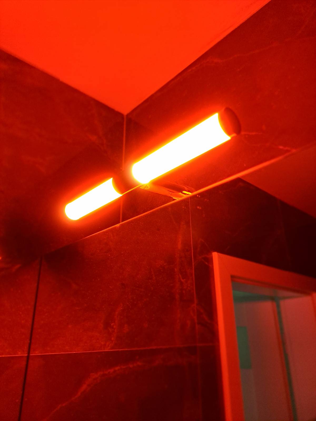 Red foil Mitochondriak® blocking 100% blue, green light